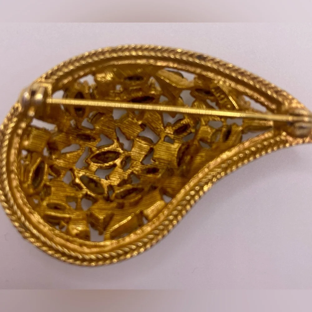 1950’s Signed ART Arthur Pepper Blue Green Rhinestone w/Gold Rope Edging Brooch